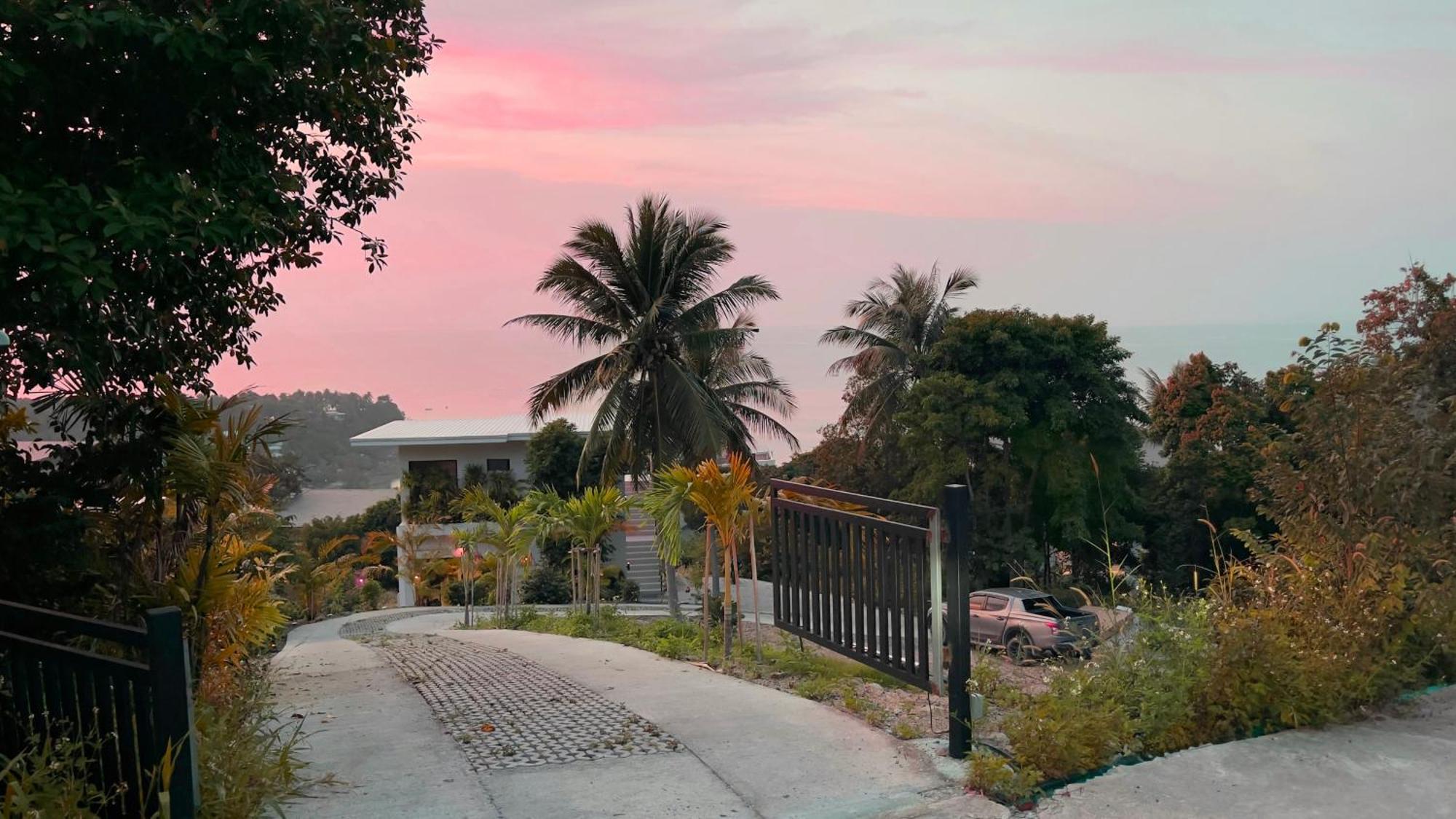 Infinity Villa Salad Beach Exterior photo